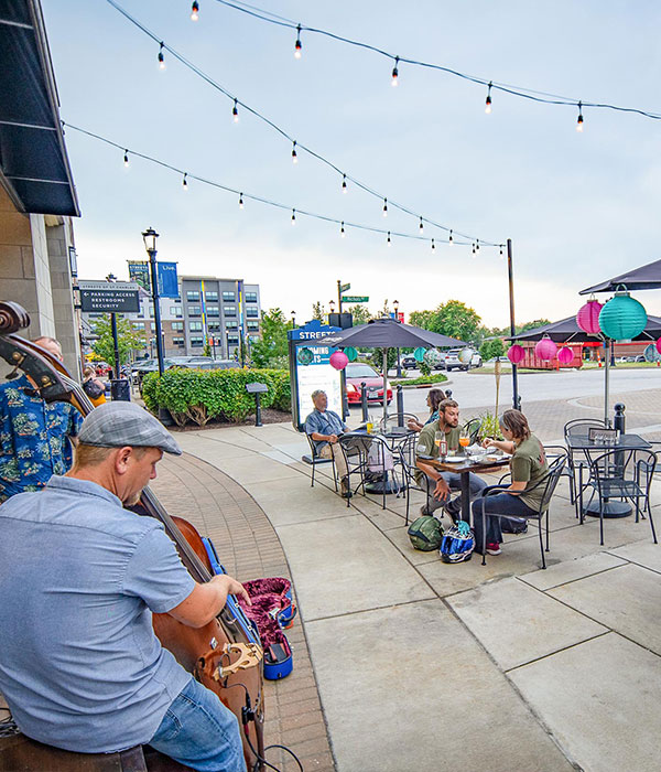 Summer Concert at the Streets of St. Charles